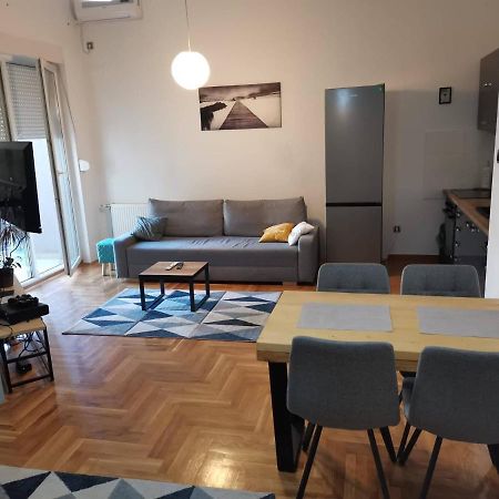 Apartment Luki ノヴィ・サド エクステリア 写真
