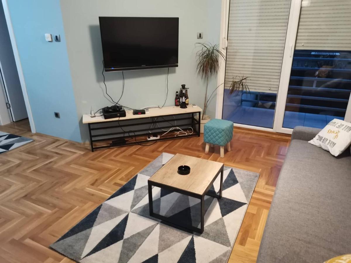 Apartment Luki ノヴィ・サド エクステリア 写真